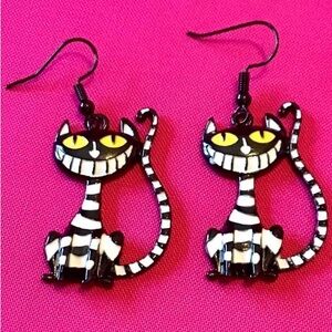 Grinning Cat Dangle Earrings